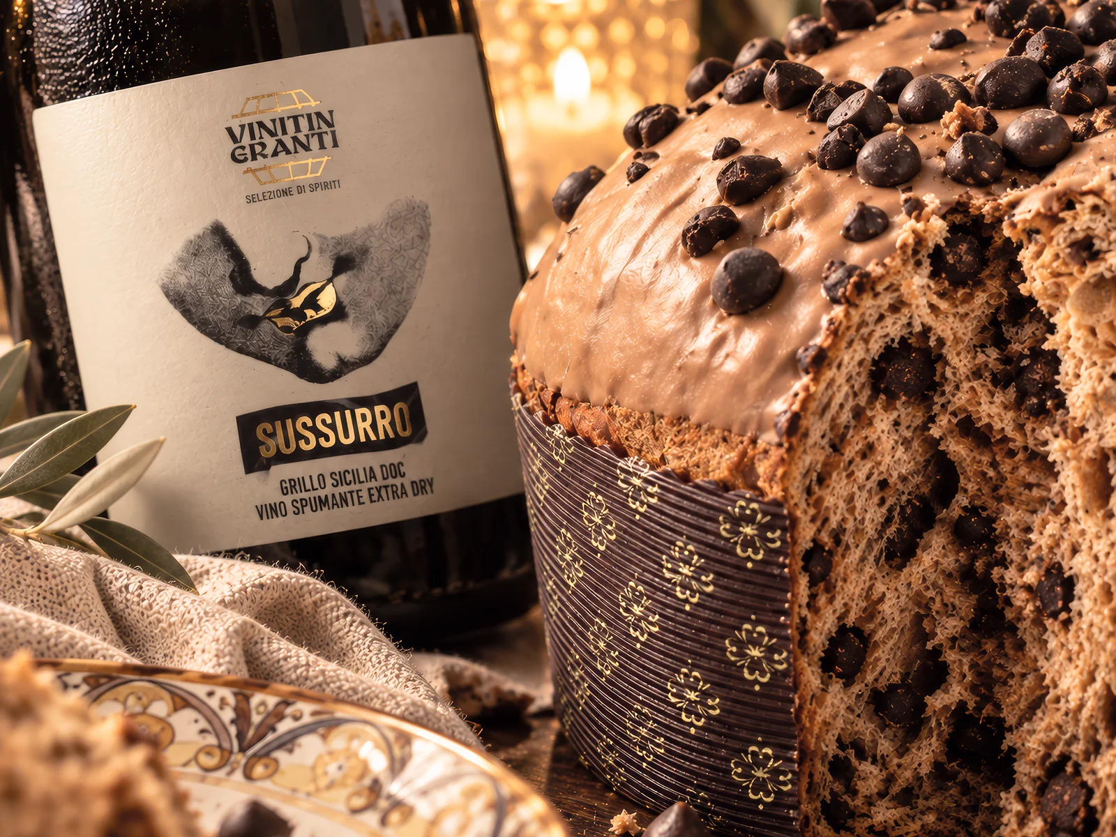Panettone artigianale al cioccolato e spumante Grillo di Sicilia della selezione PANARU BOX
