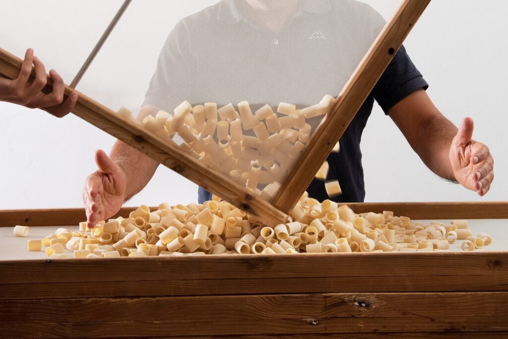 Lavorazione della pasta — Pastificio Minardo, Modica
